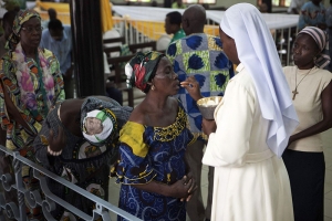 Ebola nurse no longer critically ill